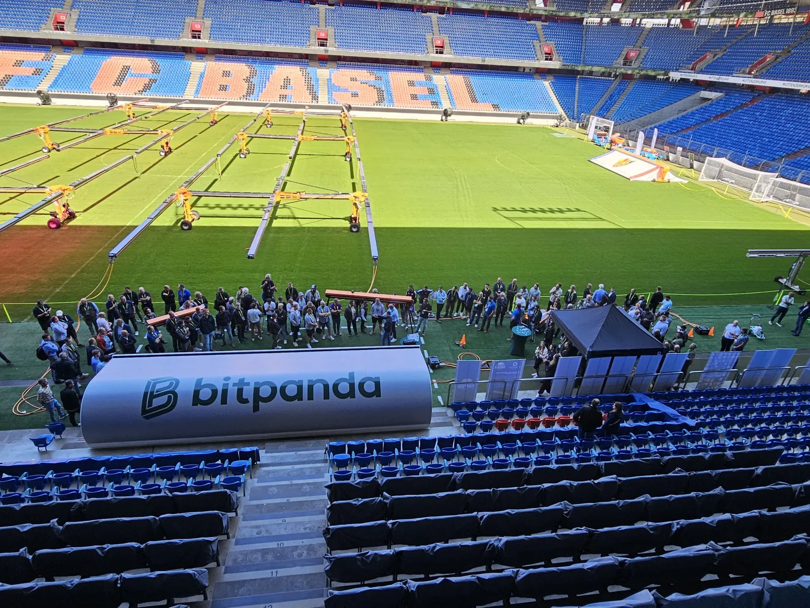 Het veld van het stadion in Basel tijdens TurfTech 2025
