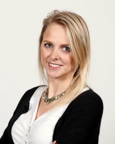 Elke Kina, Office Management
