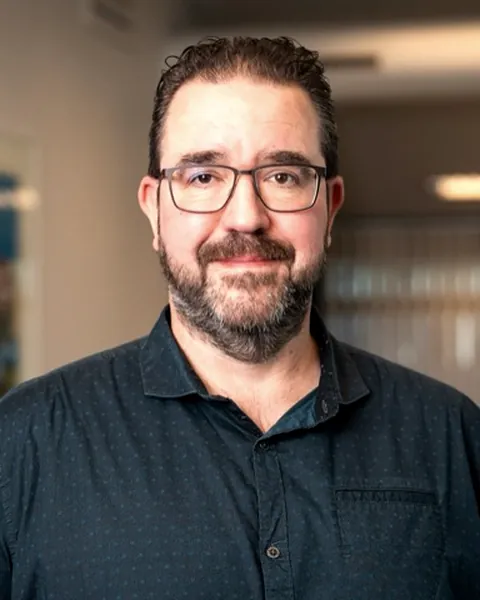 Jeroen Saes, Gestalter und Freelance-Koordinator